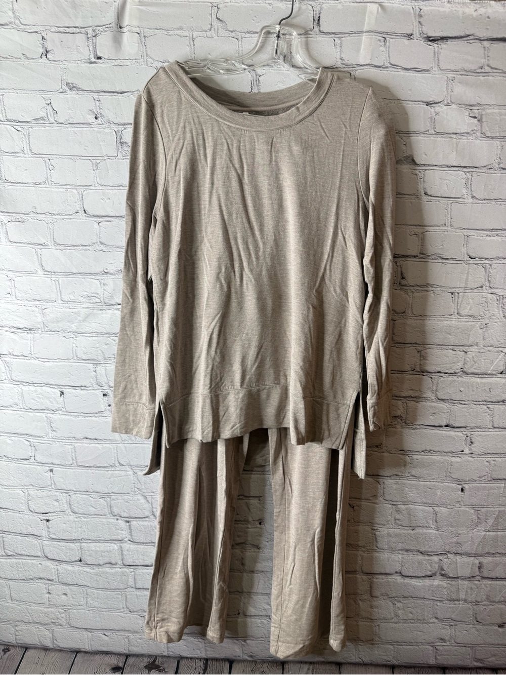 Soma Beige Crewneck Lightweight Long-Sleeve pajama set size medium